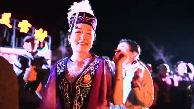 【519中国旅游日】夜色撩人,火舞当空,塔拉特村篝火晚会嗨翻天!