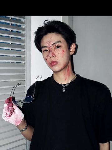 《氛围感帅哥之地下室杀手》