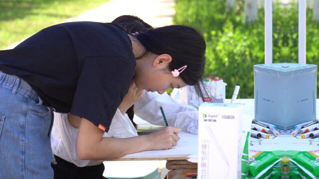 三献生命的礼物ⷦ𒳥Œ—工程大学ⷩœ志松、李天雨、庞晔、杨乐斌