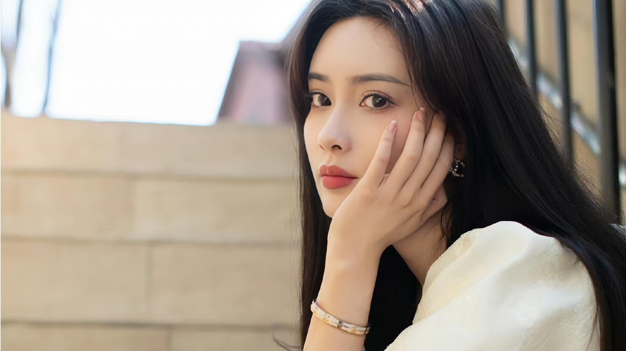 请点击重试点击重试广告弹幕设置恢复默认设置第一眼,【孟子义】长得