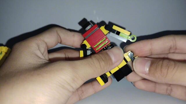 积木变形金刚修罗王