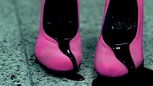 一双诡异的粉红色高跟鞋，所有女人都会为之着迷！