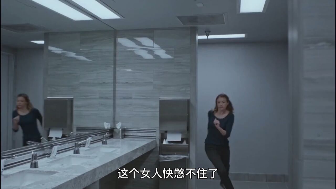 女孩快憋不住了,但就是不能释放,结局很尴尬,爆笑短片_腾讯视频