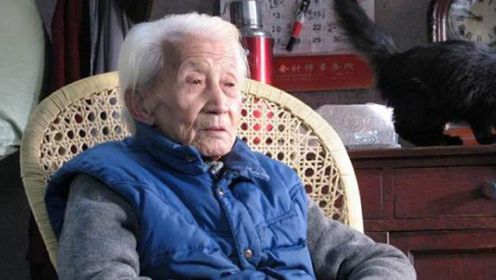 电影：老北京百岁剃头匠，声称剃死四五百人，把鲁豫逗得哈哈大笑，8分钟看完《靖大爷和他的老主顾们》）