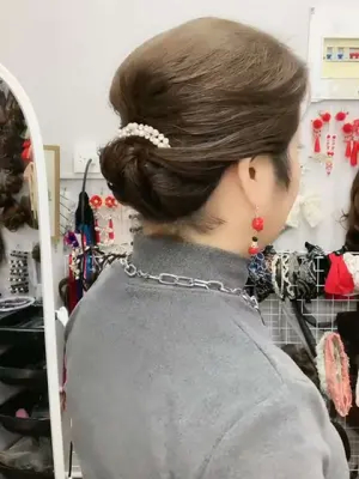 短发头发稀少怎样盘发蓬松旗袍发型#旗袍盘发发型视频 #旗袍发型