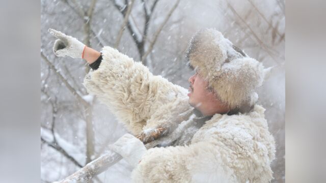 紧张!关东大海哥走出冰雪长白山,相约20位艺人,话都不会说了