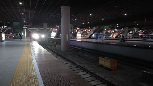 我国最大的高铁站是哪里？#西安北站 #南京南站 #广州南站 #北京西站 #上海虹桥站