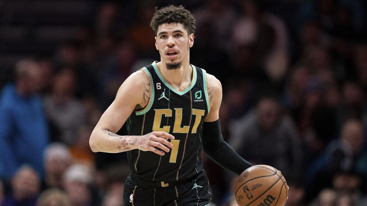 黄蜂官方:拉梅洛-鲍尔成功接受右脚踝骨折修复手术 赛季报销