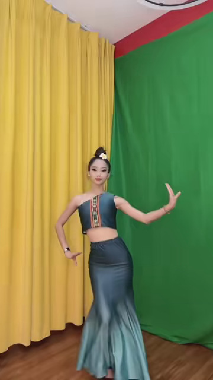 漂亮的傣族姑娘 #傣族服装 #傣族舞蹈