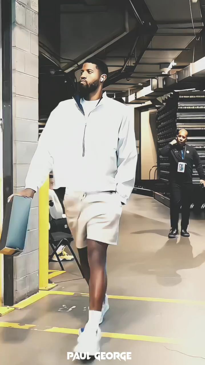 走两步摔一跤,他们都管我喊大摔哥. #保罗乔治 #美式穿搭