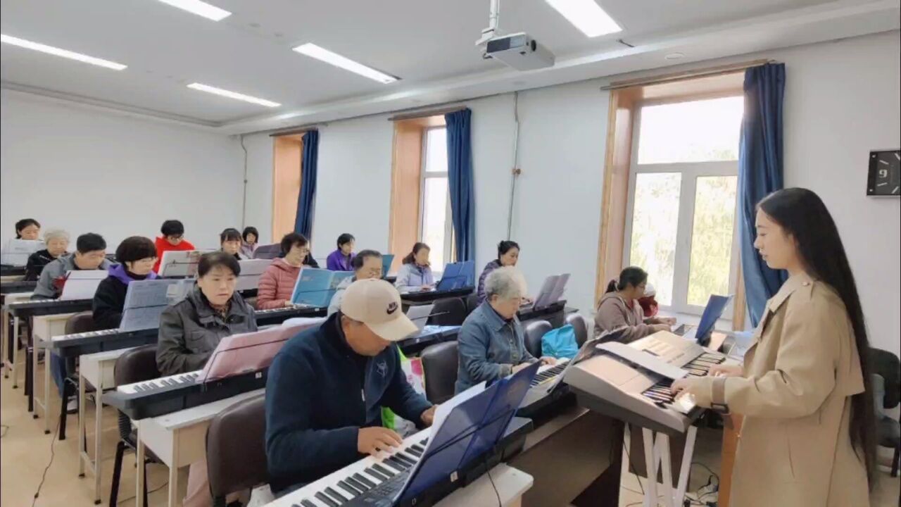 重庆老年大学电子琴班图片