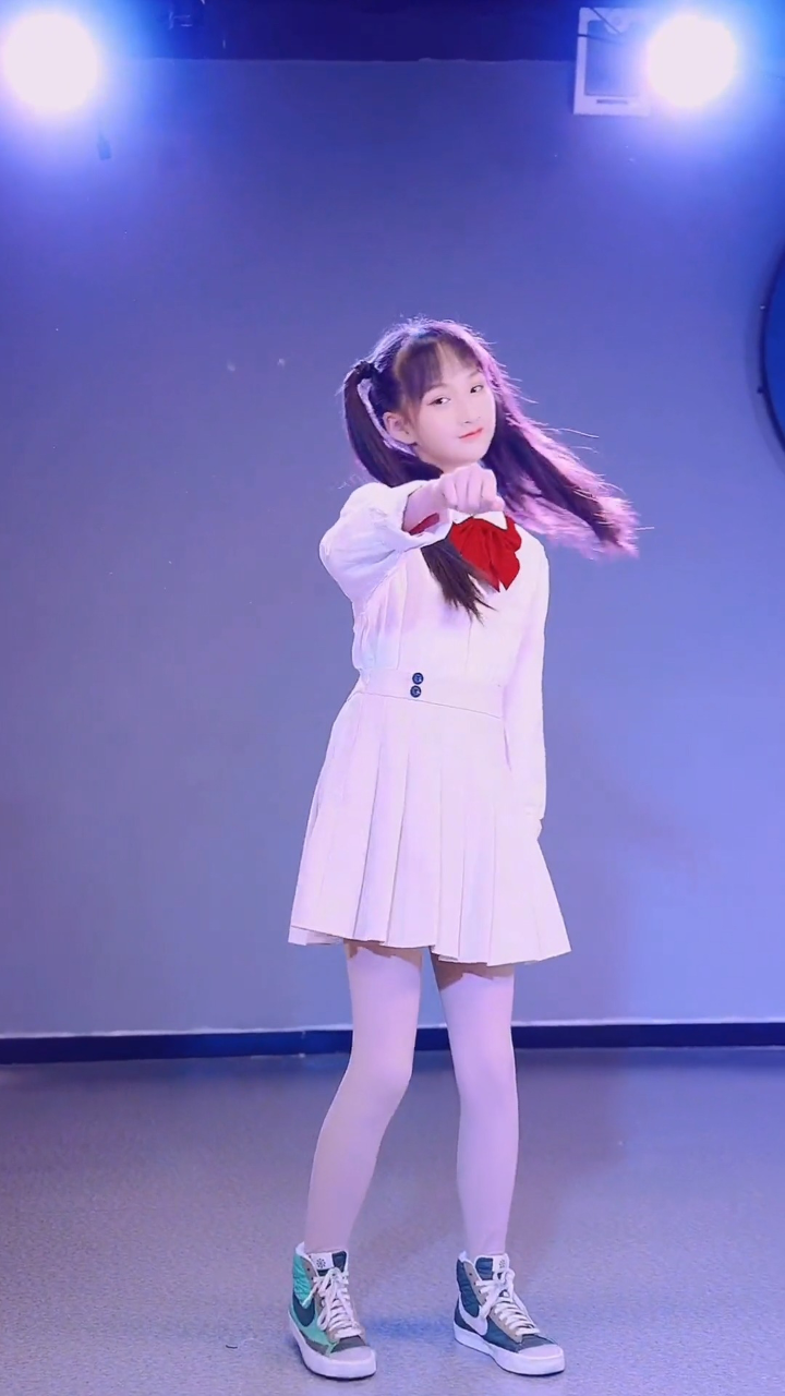 大家都开学了吗?甜系女孩 程馨瑶