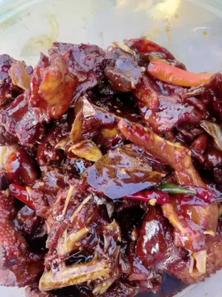 我的网红铁锅钝大鹅每天卖的飞起来,感谢我的粉丝的支持,达达小哥正