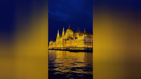 匈牙利浪漫的蓝色多瑙河，璀璨的国会大厦