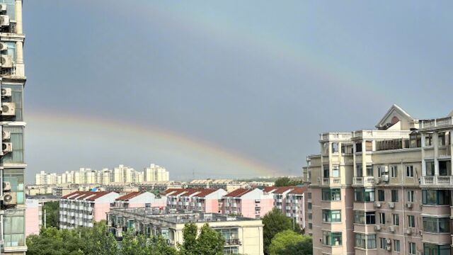 捕捉双倍好运!北京雨后添浪漫 绝美双彩虹横空挂如七色彩带般梦幻