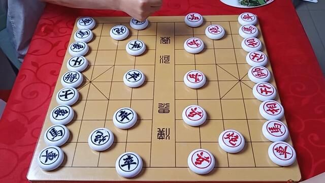 一拳定谁先走 底二线马后炮加一兵 大爷直接抬走 #象棋