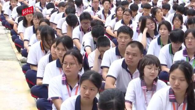 《南国都市报南国习作》为海南昌茂花园学校24名学生发放稿费