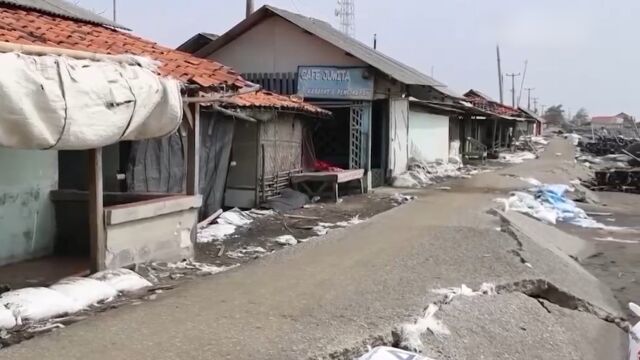 海平面上升,印尼西爪哇省一村庄土地遭侵蚀