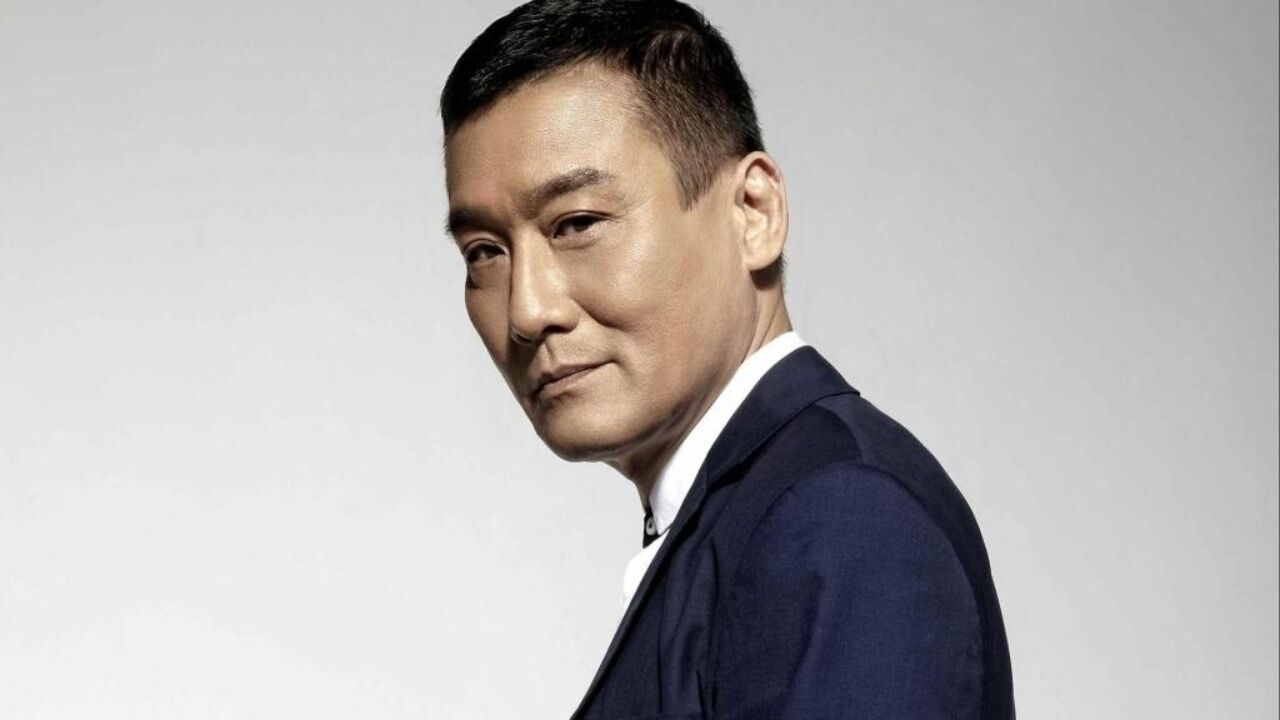 梁家辉:最年轻的千面影帝,公开自称是醋王,与老婆感情始终如一