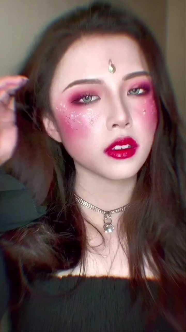 pony音乐节的星月妆～太喜欢这种又丧又甜的妆容了