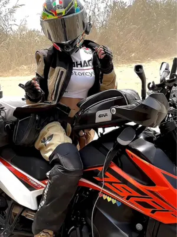 会骑点小车的女骑#女骑#ktm #摩旅#东南亚#机车