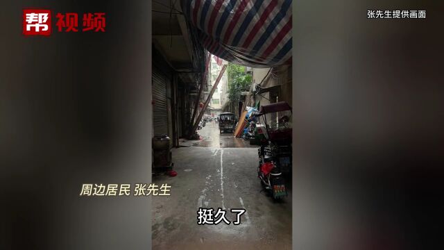 巷子内长期无路灯夜间出行不方便 村委会:可自筹资金安装照明灯