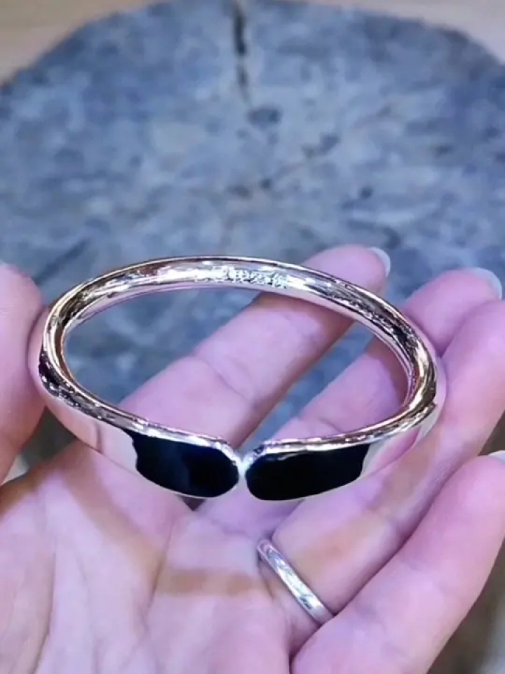 创作灵感 #银手镯 #纯手工打造 给你爱人做一款银手镯吧