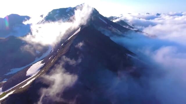 山之巅:极端山景的美丽与力量