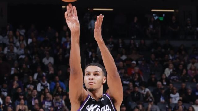 基根穆雷47分创6纪录：12记三分队史第一+历史第7位+NBA本季新高