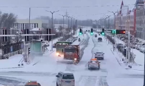 新疆,布尔津县迎来多轮降雪,各部门全力保障