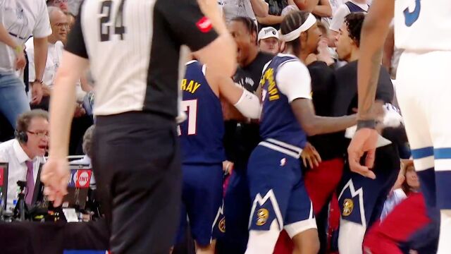 神奇时刻！穆雷后场超远压哨！掘金1.6秒连得5分