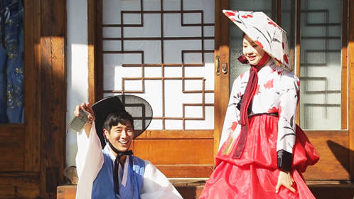 憧憬夫妇上演《云画的月光》