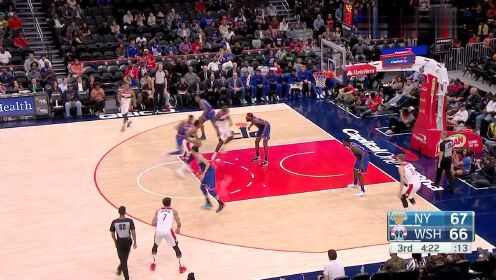 《NBA全场集锦》【扣篮】这就是探花的实力 巴雷特内线接球起跳暴扣
