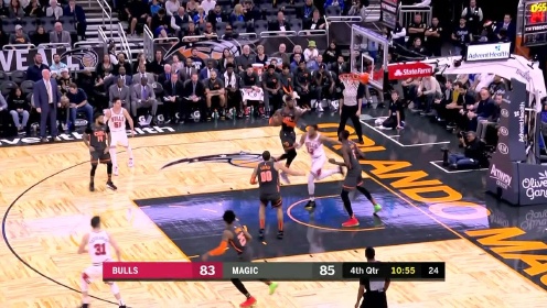 《NBA全场回放》【原声回放】公牛vs魔术第4节 拉文长驱直入滑翔暴扣