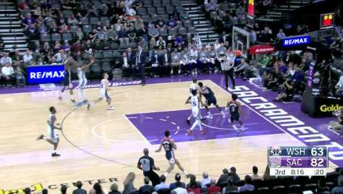 《NBA全场集锦》就是这么豪横 比尔手起刀落追身三分命中