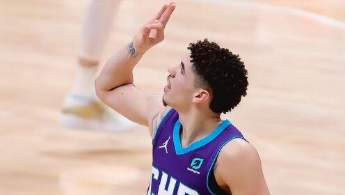 《NBA全场集锦》三球吸引防守送助攻破纪录 成为NBA历史最年轻三双球员