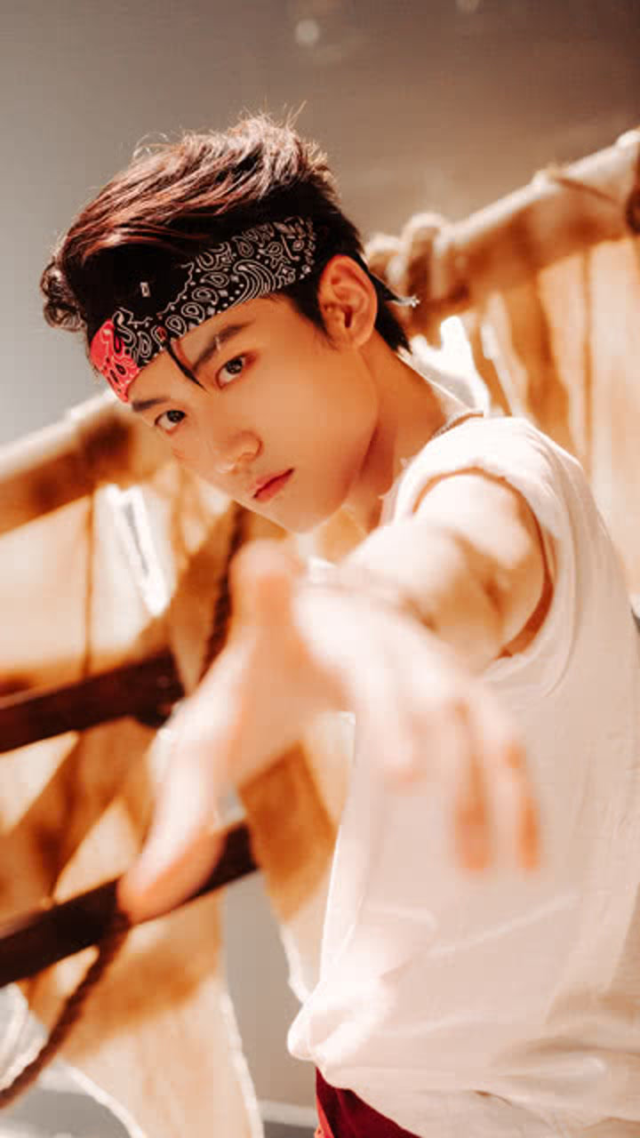 周柯宇二公舞台直拍,魅力尽显!_综艺_高清1080p在线观看平台_腾讯视频