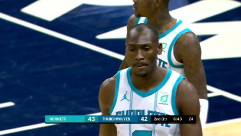 《NBA全场集锦》不好意思！爱德华兹欲飙三分比永博一个预判将其扇飞