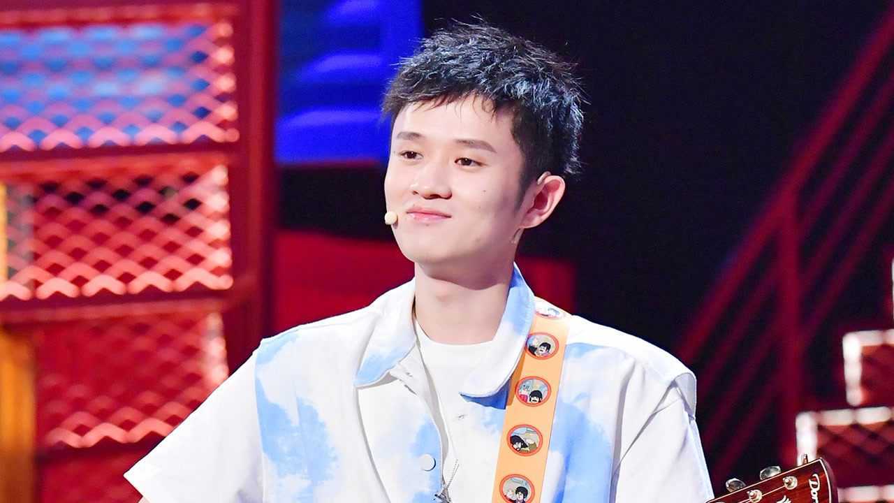 王勉开唱讽刺爱攀比的人_腾讯视频