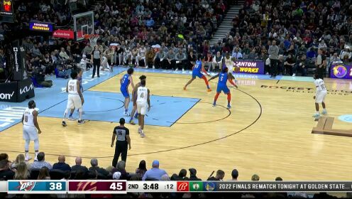 《NBA骑士》正面伸出遮天长臂 贝兹利身形灵动正面大帽勒维尔