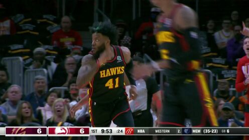 《NBA全场集锦》特雷杨后场超远制导 萨迪克贝底线切入双手飞扣