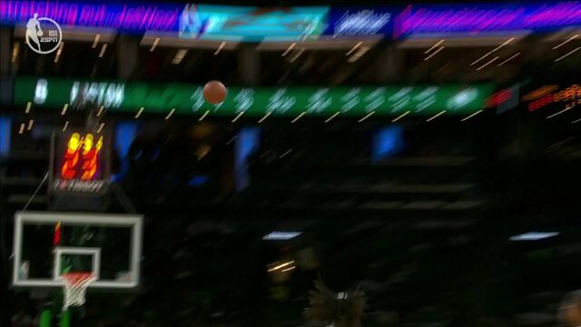 乐福超远制导送长传 巴特勒双手暴扣惨被怀特无情封盖