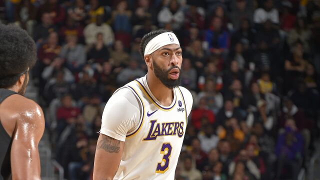 戴维斯vs骑士集锦 拿下全场最高32分14篮板多次送出精彩封盖