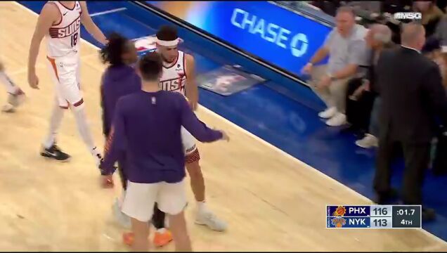 绝对的大心脏 布克最后时刻后仰三分准绝杀尼克斯