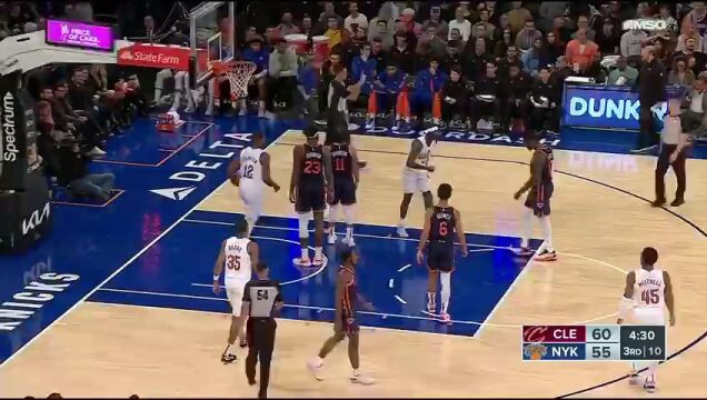  NBA常规赛：骑士vs尼克斯第3节英文原声回放