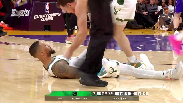 关键时刻利拉德太恐怖！3+1强势拉开比分