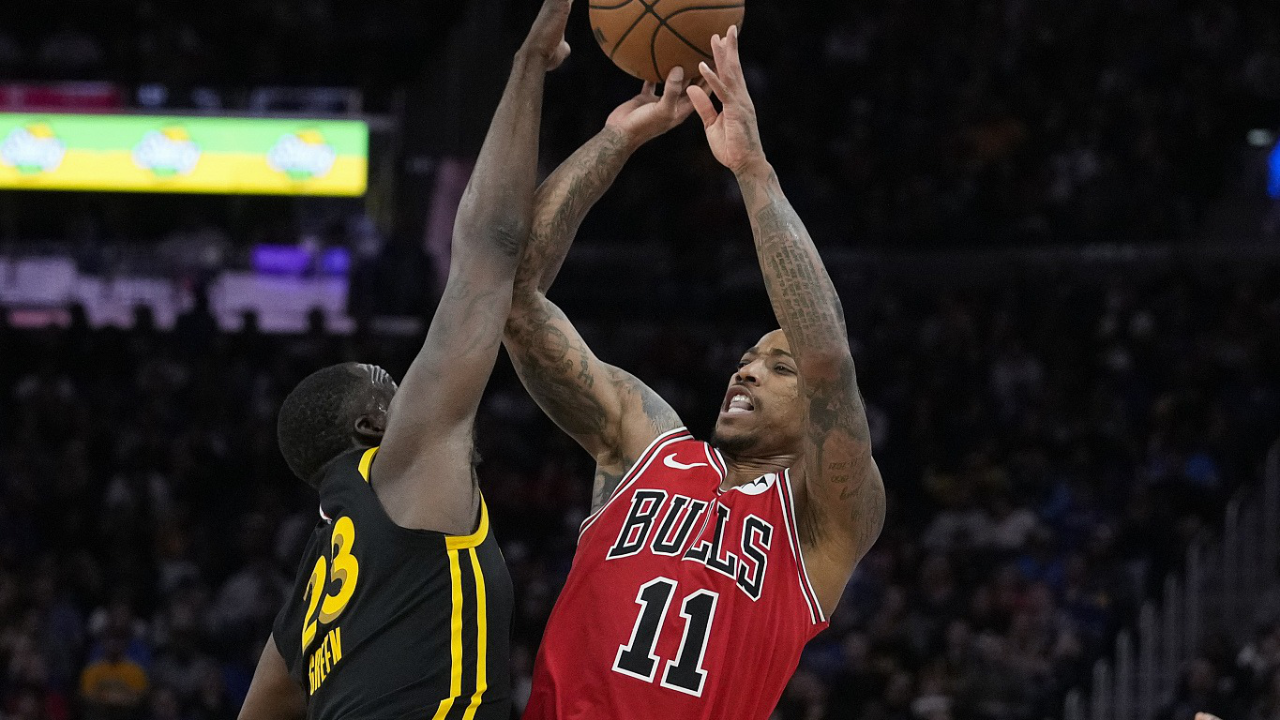 【球星】德罗赞vs勇士集锦 全场拿下33分 5记and one球球致命