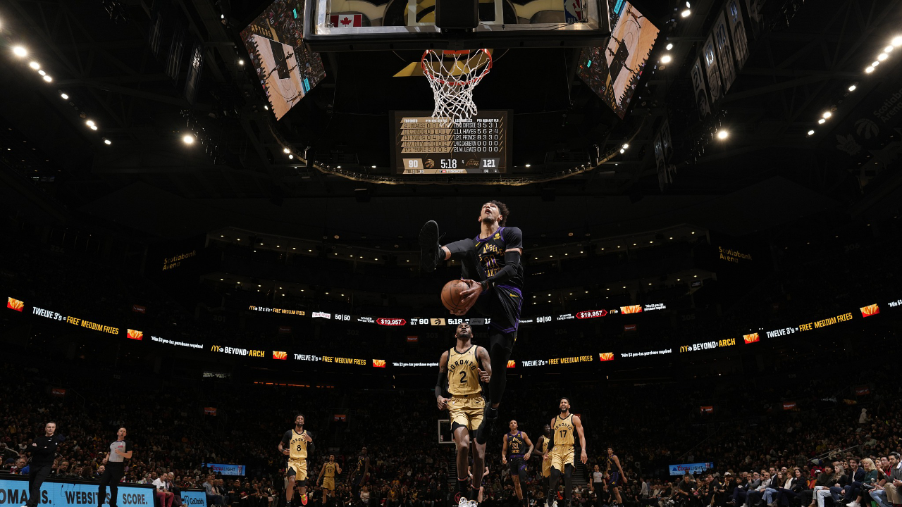 湖人vs猛龙五佳球 海耶斯胯下扣篮技惊四座