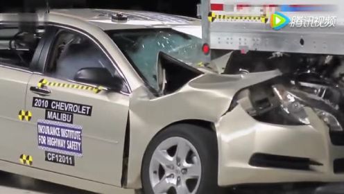 视频致命的崩溃最严重的碰撞测试车IIHS失败