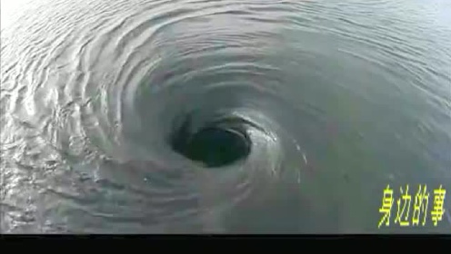 地震引发海啸的一幕真神奇